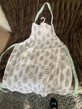 Light Floral Cotton Apron with Mint Ties